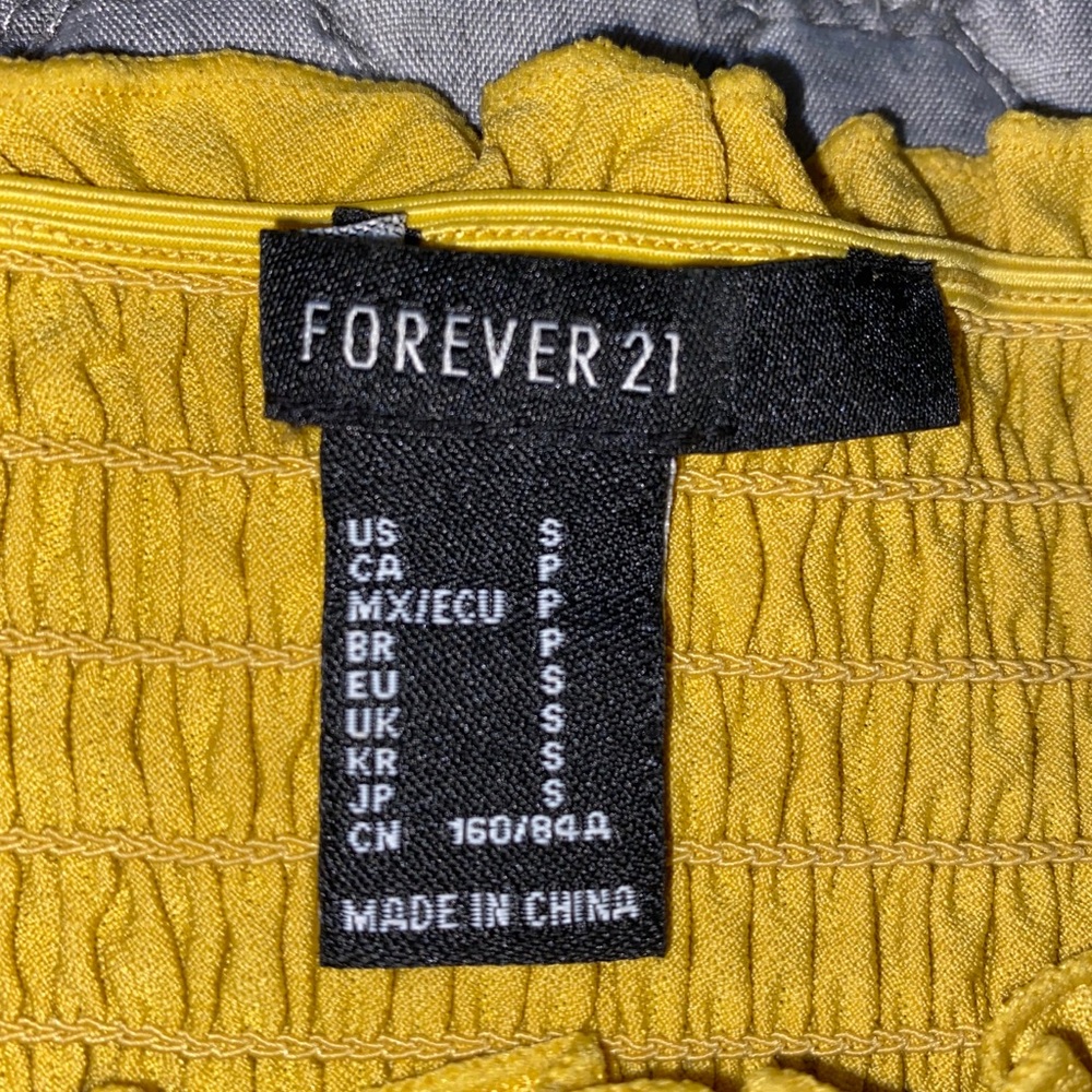 FOREVER 21 RUFFLE CROP TOP - Picture 2 of 3